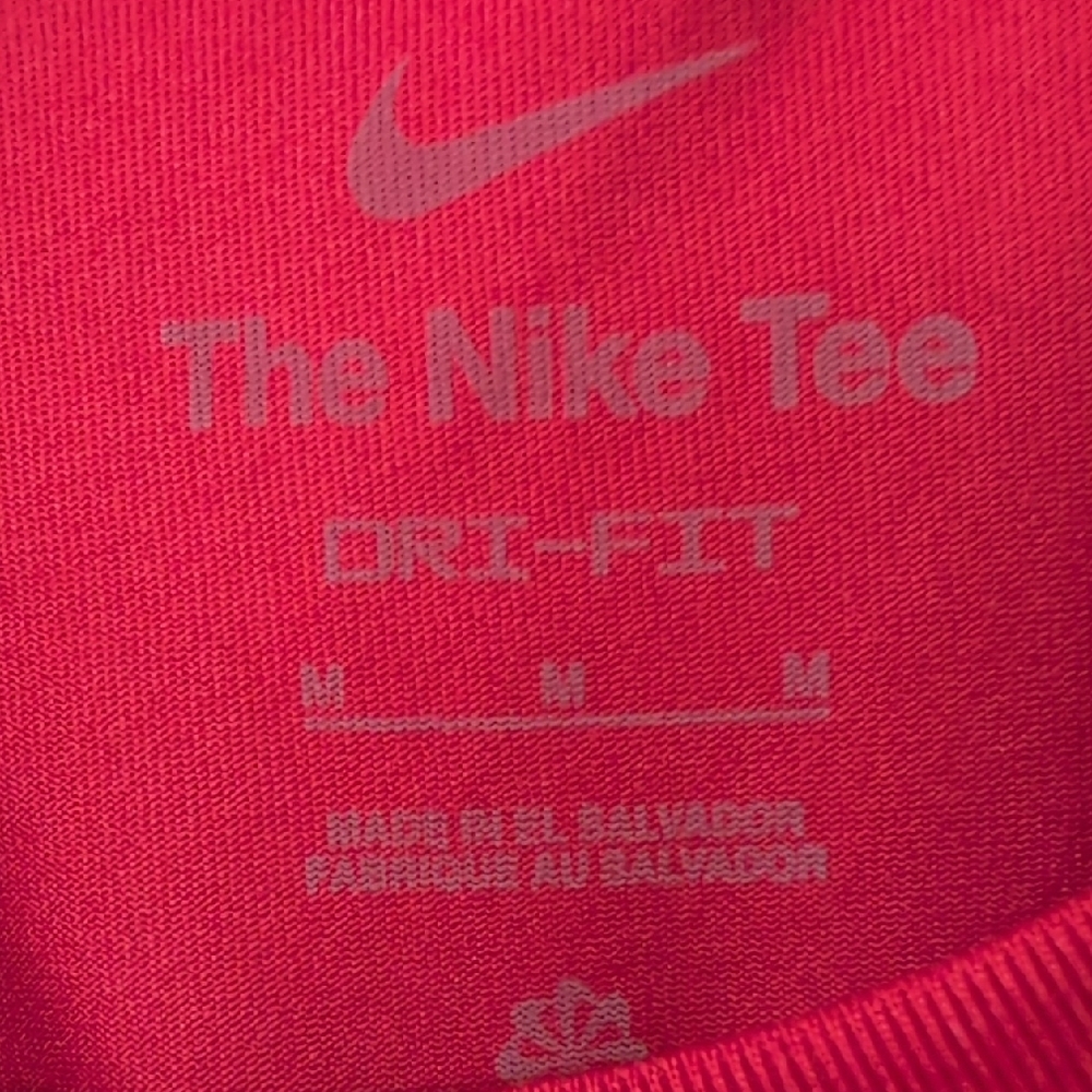 The Nike Tee Men’s Red Short-Sleeve Black Swoosh Front Graphic Medium Dri-Fit - Picture 2 of 7